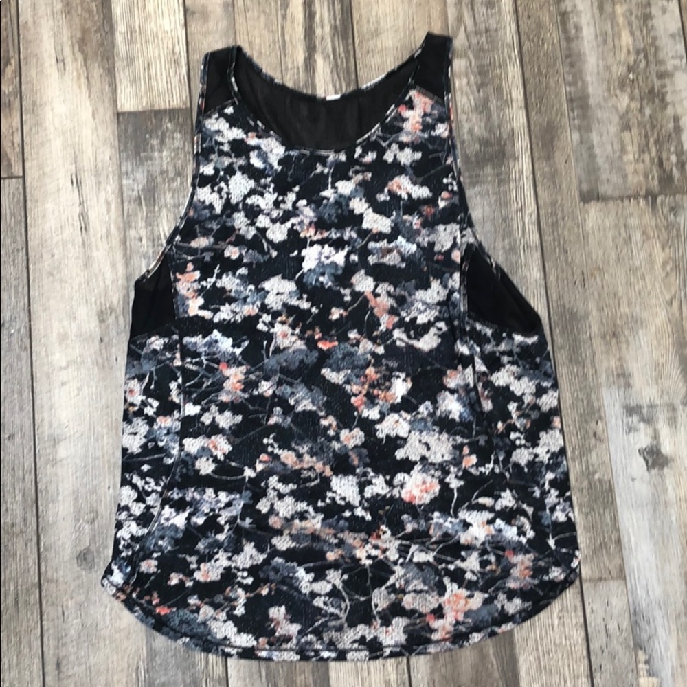 Lululemon tank top